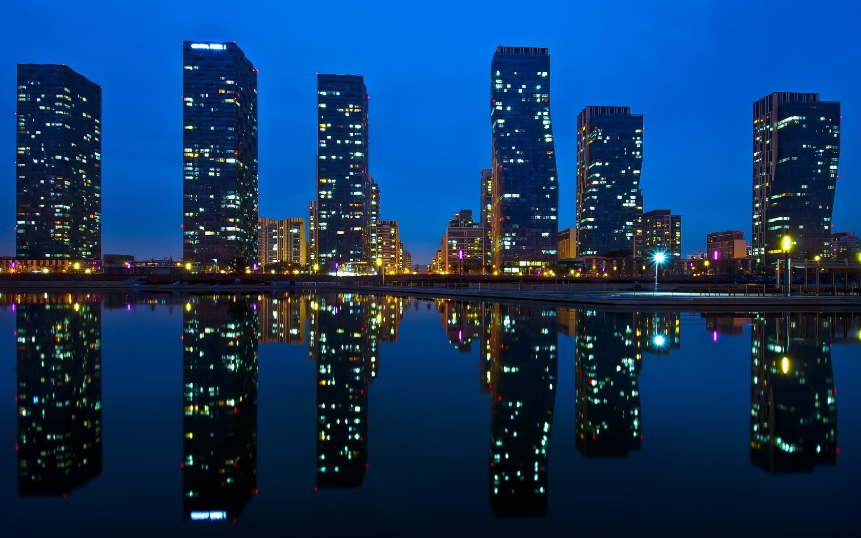 《电子竞技产业链：从比赛到周边产品》，电子竞技产业定义