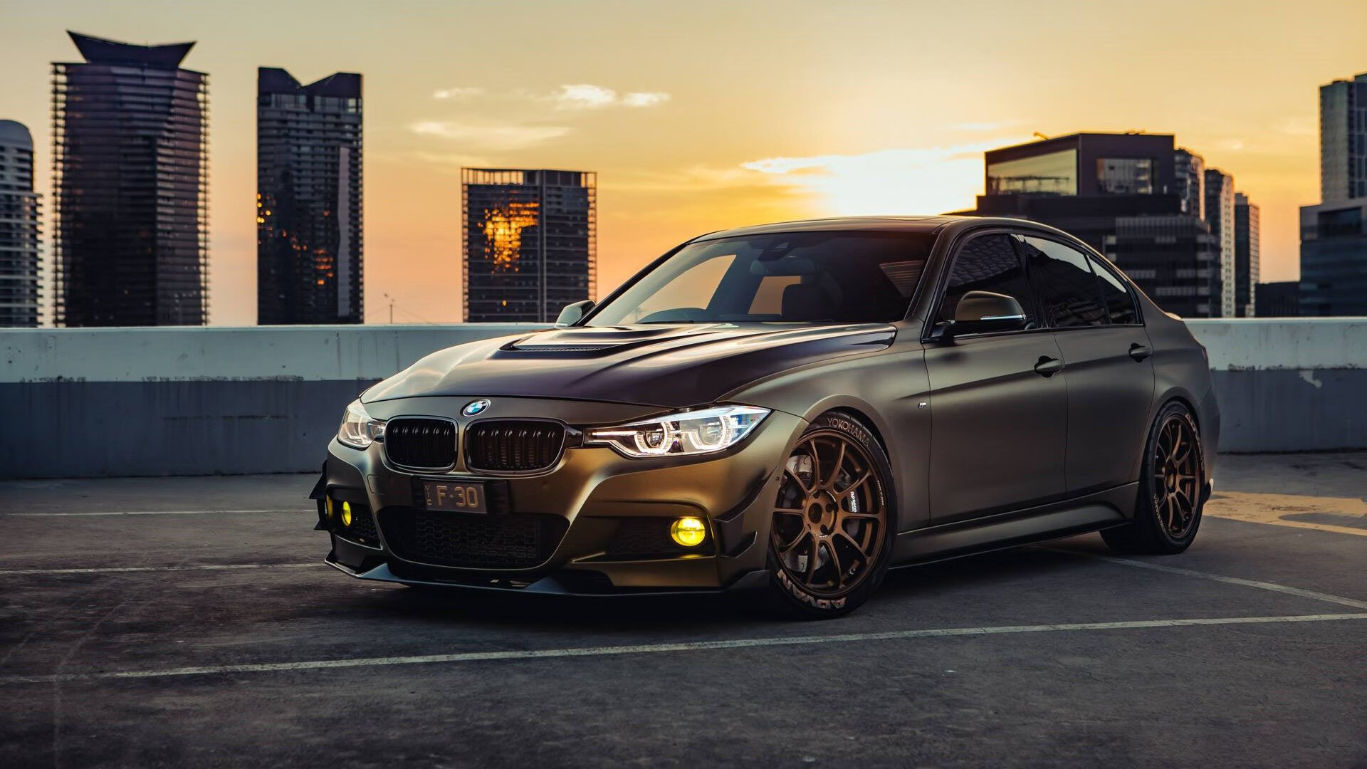 《电竞选手的背后：训练营揭秘》，电竞选手训练的地方叫什么