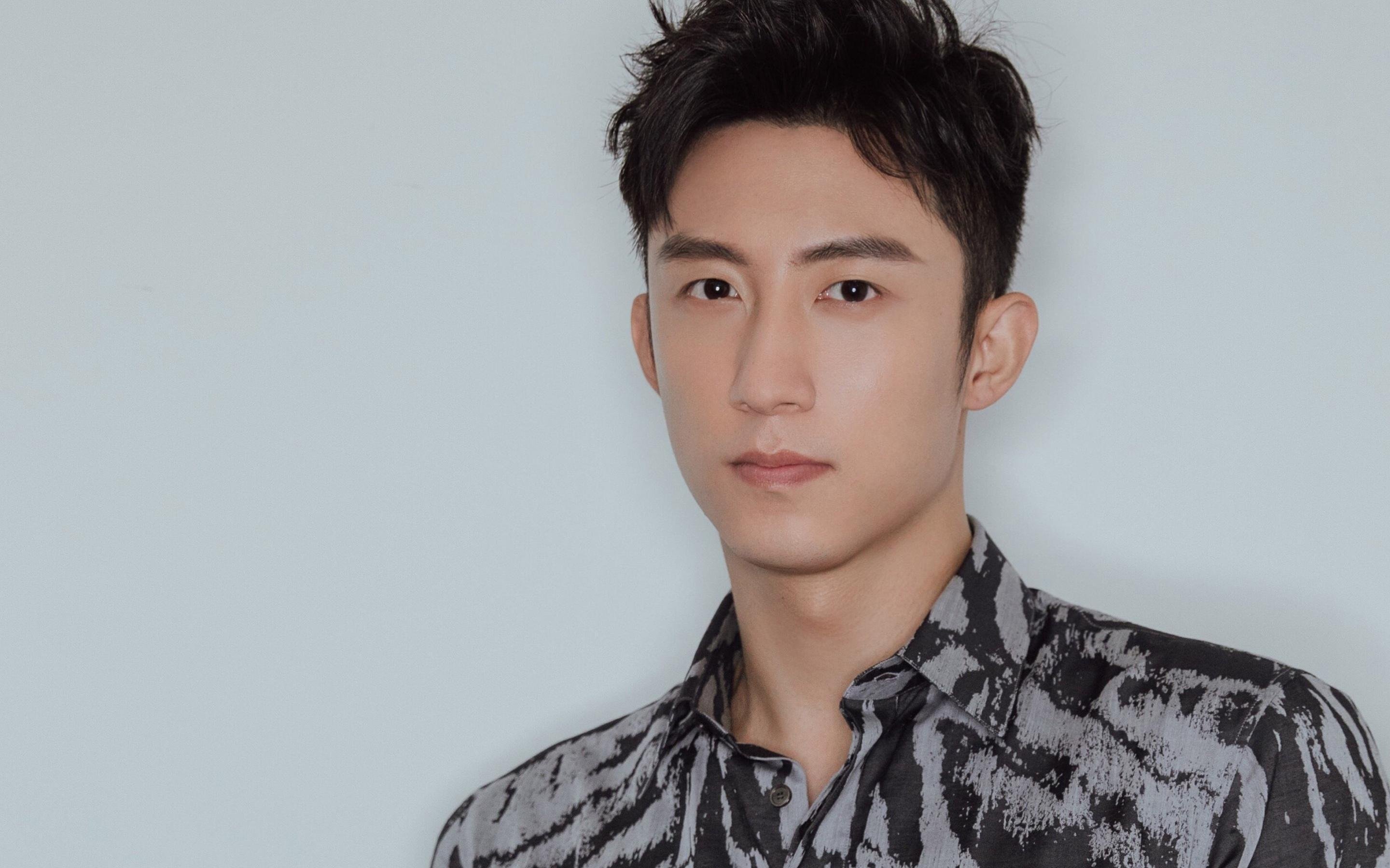 开云体育平台-山林穿越极限跑，感受大自然的狂野魅力，山林越野车视频大全视频爬山