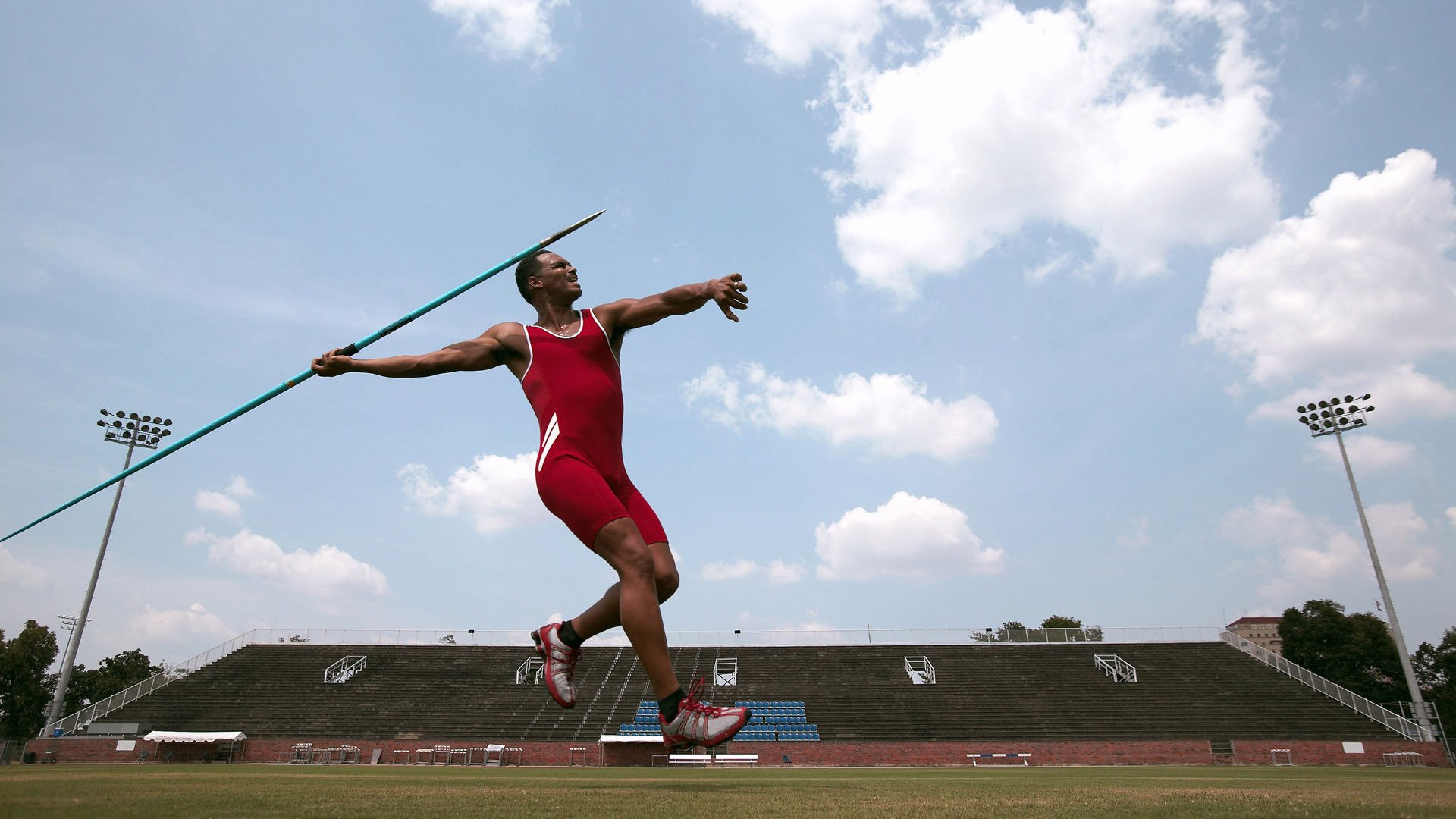 恩多比·恩乔：每场比赛都展现出世界级的踢球能力，帮助南非队稳固优势